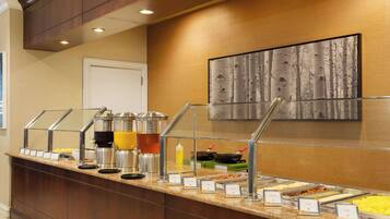 Komplett frukost varje dag (USD 14.95 per person)