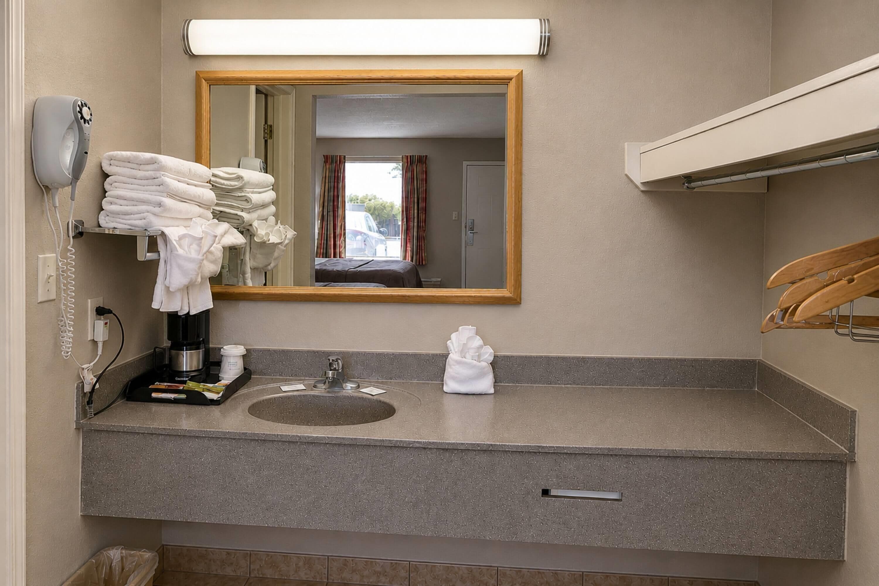 Photo - Days Inn by Wyndham Apple Valley Pigeon Forge/Sevierville