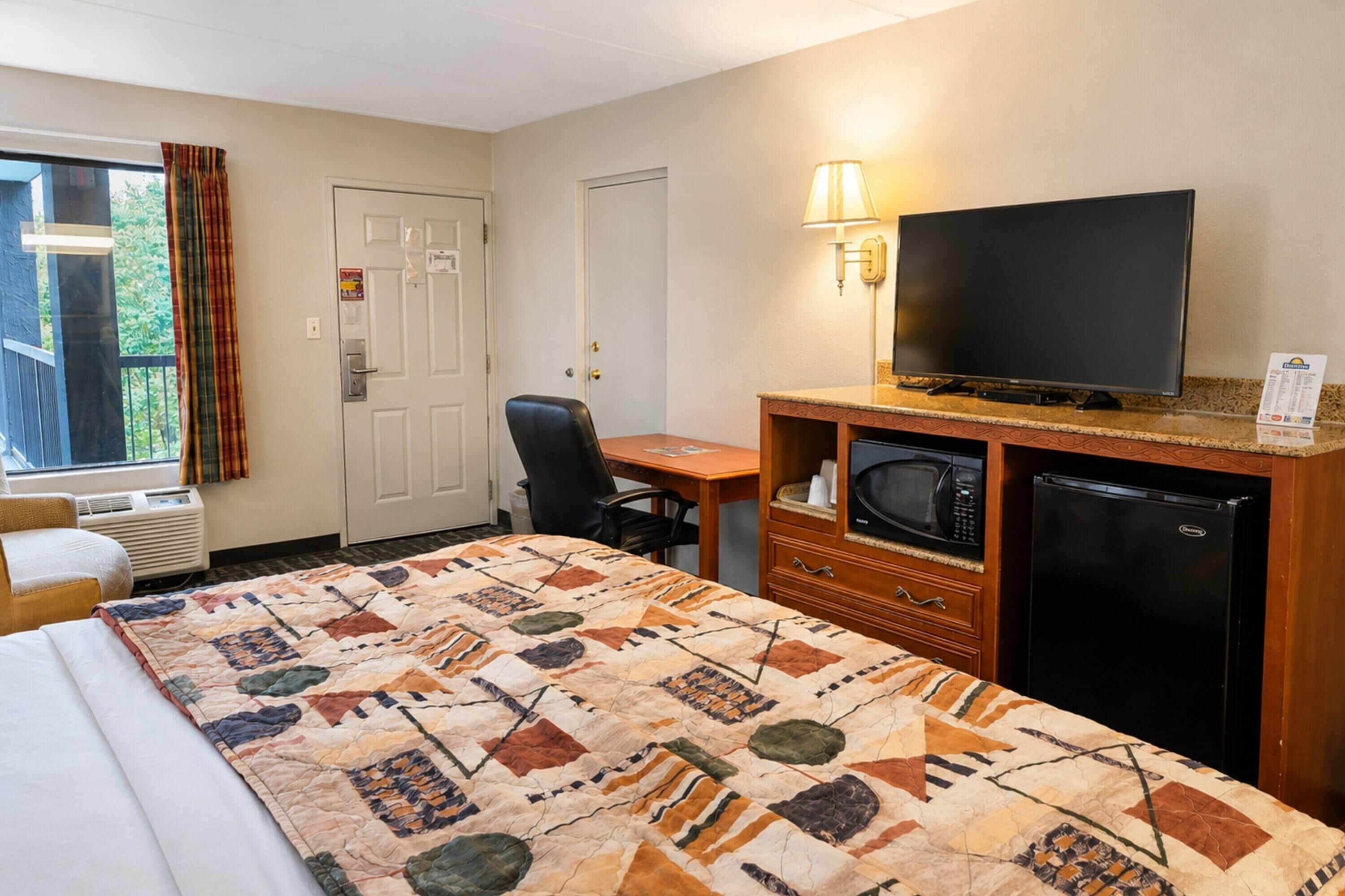 Photo - Days Inn by Wyndham Apple Valley Pigeon Forge/Sevierville