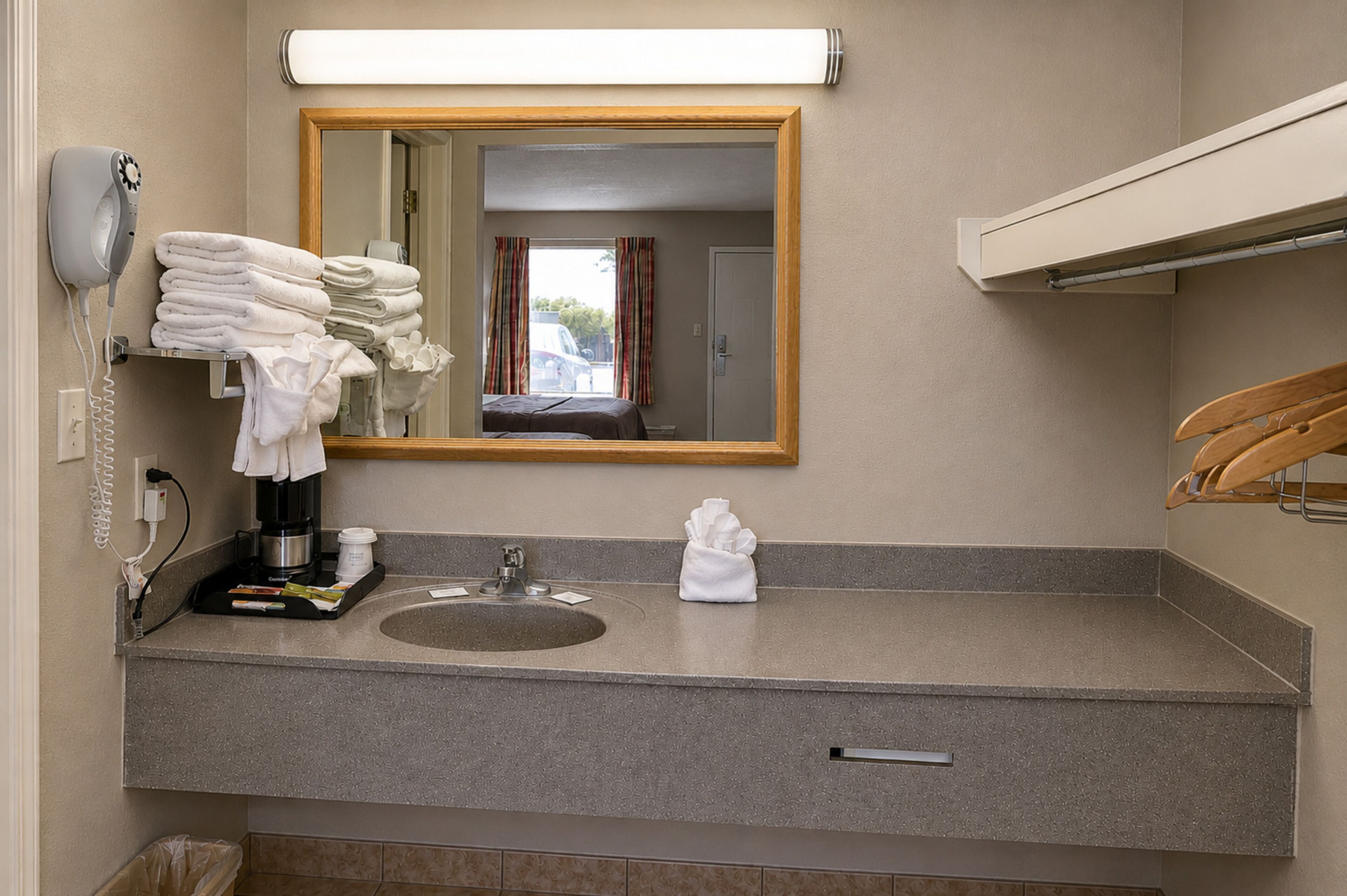 Photo - Days Inn by Wyndham Apple Valley Pigeon Forge/Sevierville