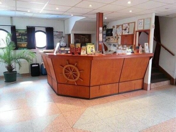 Check-in/check-out kiosk