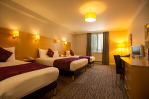 Family Room | In-room safe, desk, blackout drapes, iron/ironing board