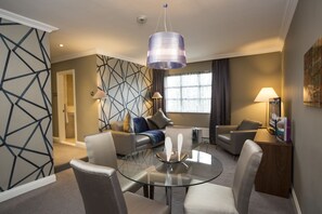 Suite | In-room dining