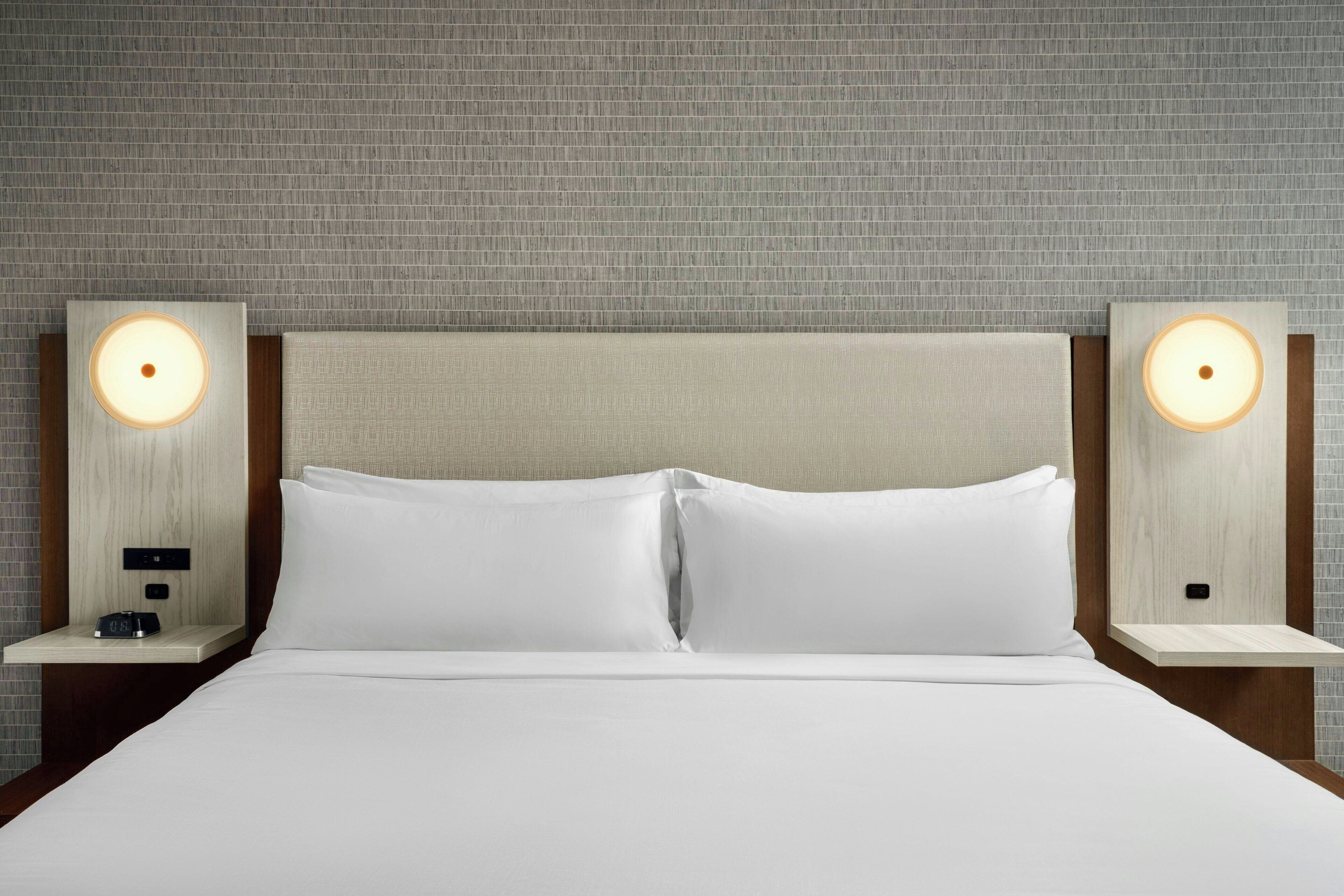 premium bedding, down duvets, in-room safe, desk