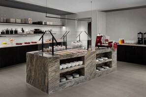 Päivittäinen buffetaamiainen maksusta