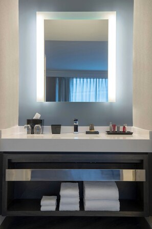 Suite, 1 Bedroom | Bathroom