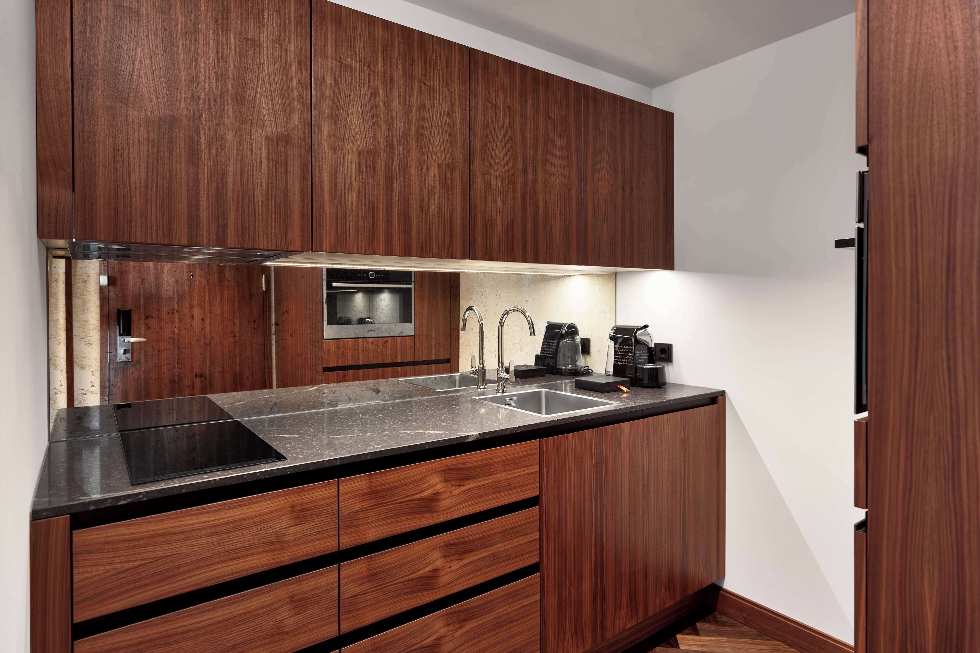 presidential suite | private kitchen | mini-fridge, microwave, dishwasher, electric kettle