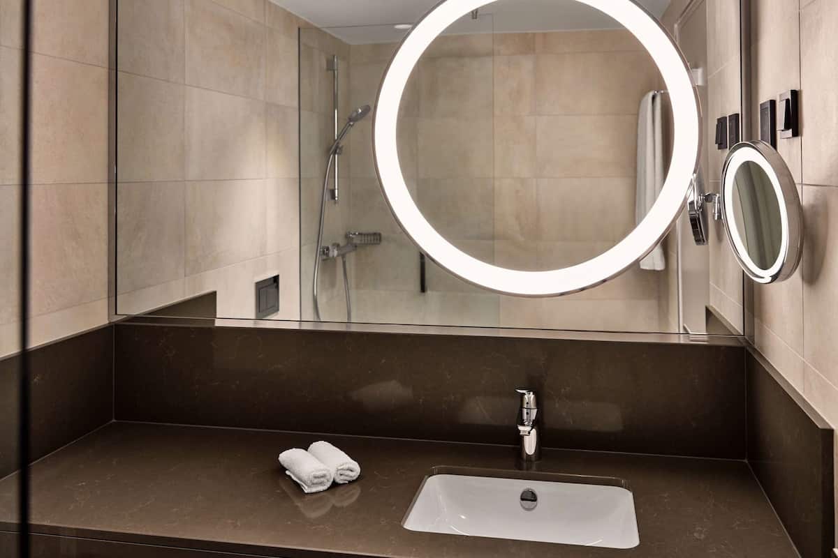 Bagno | Set di cortesia gratuito, asciugacapelli, accappatoio, pantofole