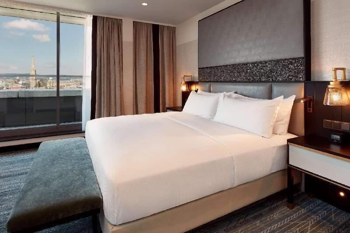 Biancheria da letto di alta qualità, cassaforte in camera