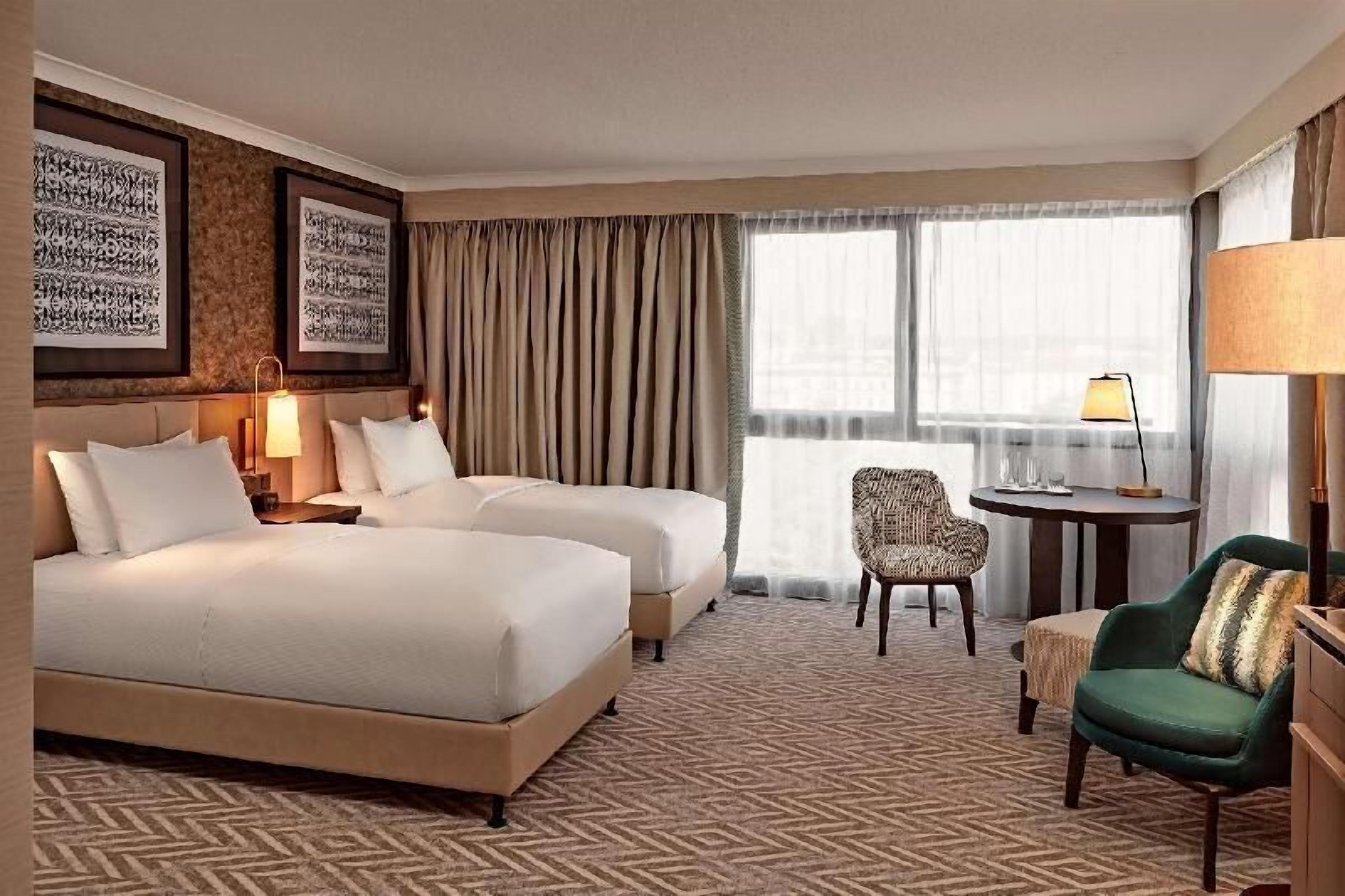 Premium bedding, in-room safe, laptop workspace, blackout drapes