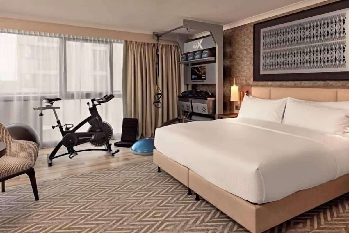 1 bedroom, premium bedding, in-room safe, laptop workspace