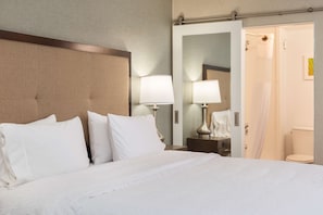 Room, 1 King Bed, Non Smoking | Premium bedding, in-room safe, blackout curtains, iron/ironing board