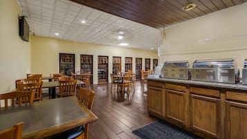 Free daily buffet breakfast