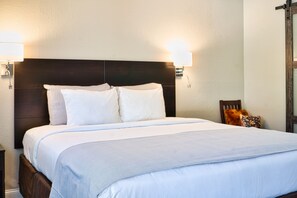 1 bedroom, premium bedding, down comforters, desk
