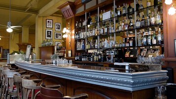 Bar (en la propiedad)