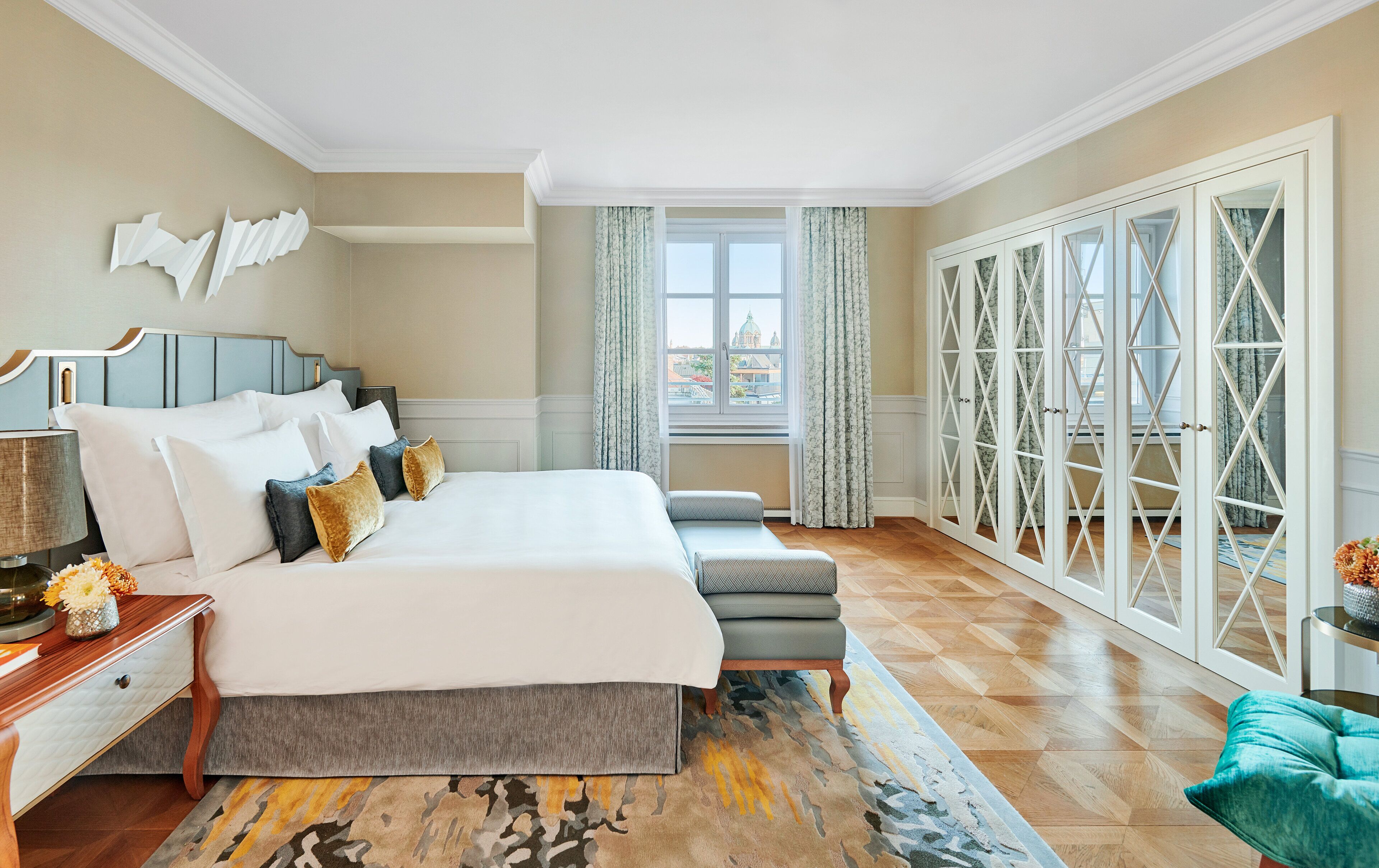 Ropa de cama de alta calidad, edredón y artículos del minibar gratis 