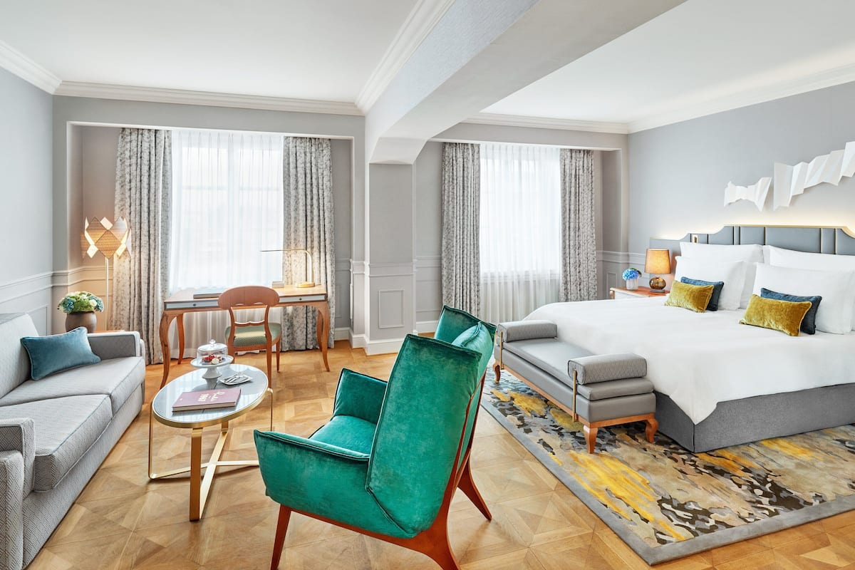 Superior Suite (Junior) | Premium bedding, down comforters, free minibar, in-room safe