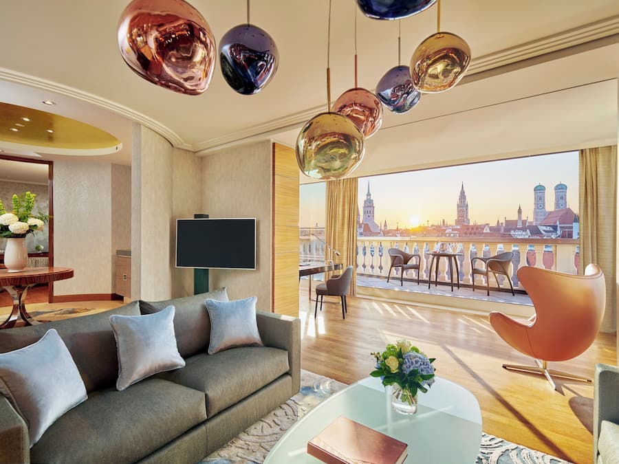 Presidential Suite | Premium bedding, down comforters, minibar, in-room safe