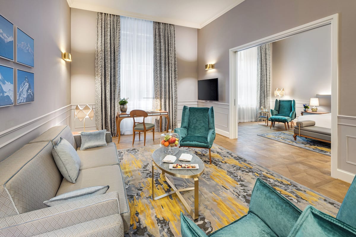 executive suite | 1 bedroom, premium bedding, down duvets, free minibar