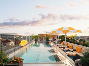頂樓泳池