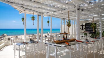 9 restaurants, spécialités Cuisine internationale