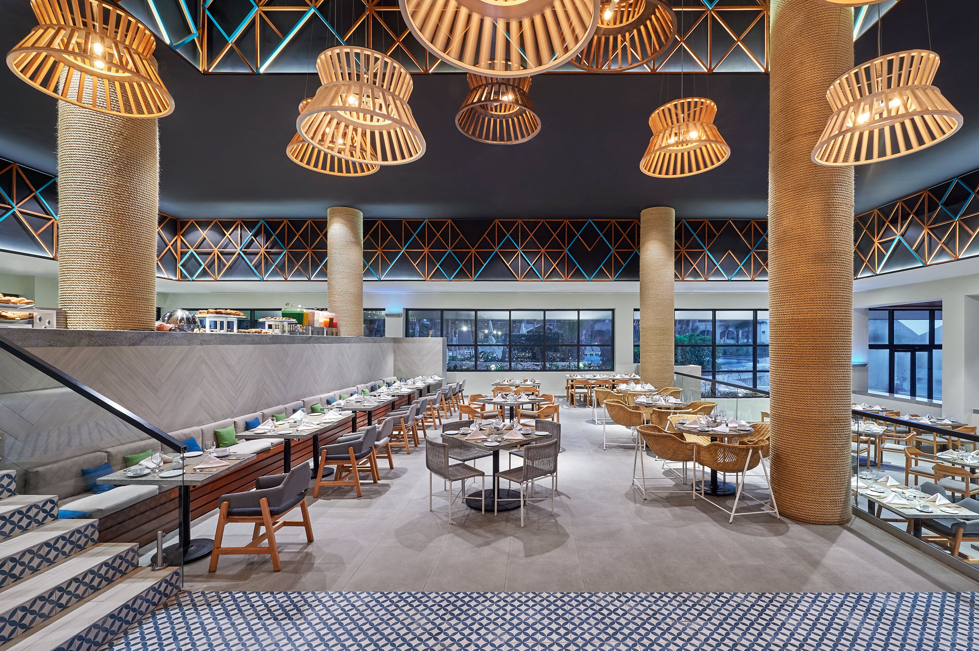 9 restaurants, breakfast, lunch, dinner served; international cuisine