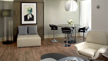 1 bedroom, Frette Italian sheets, premium bedding, down duvets