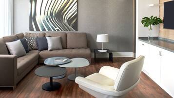 1 bedroom, Frette Italian sheets, premium bedding, down comforters