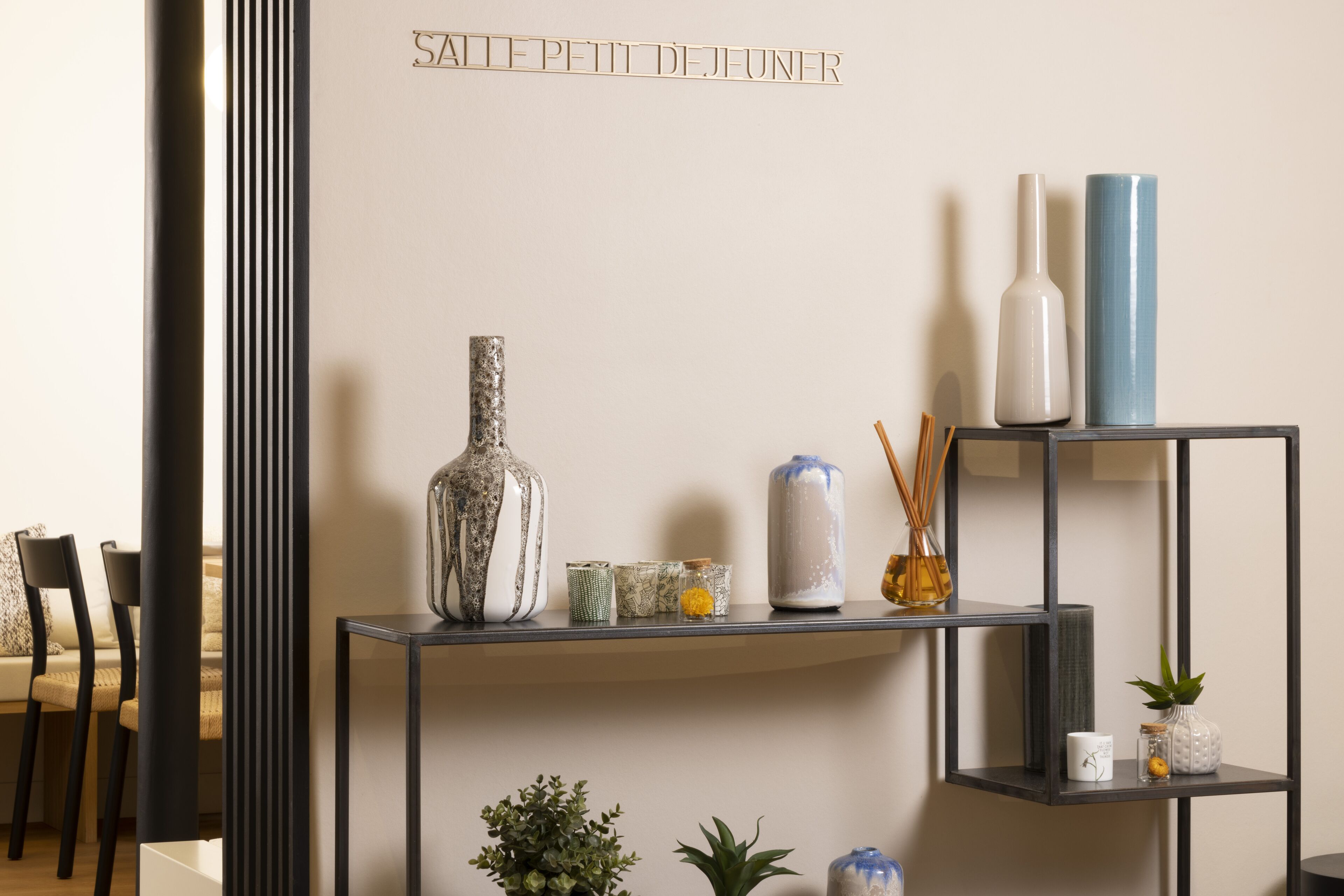 daily continental breakfast (eur 18 per person)