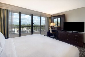 Suite, 1 King Bed, Balcony (Atrium) | 1 bedroom, in-room safe, desk, soundproofing