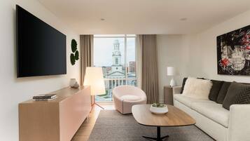 Suite, 1 King Bed (Zena Circle View) | Frette Italian sheets, premium bedding, down comforters, pillowtop beds