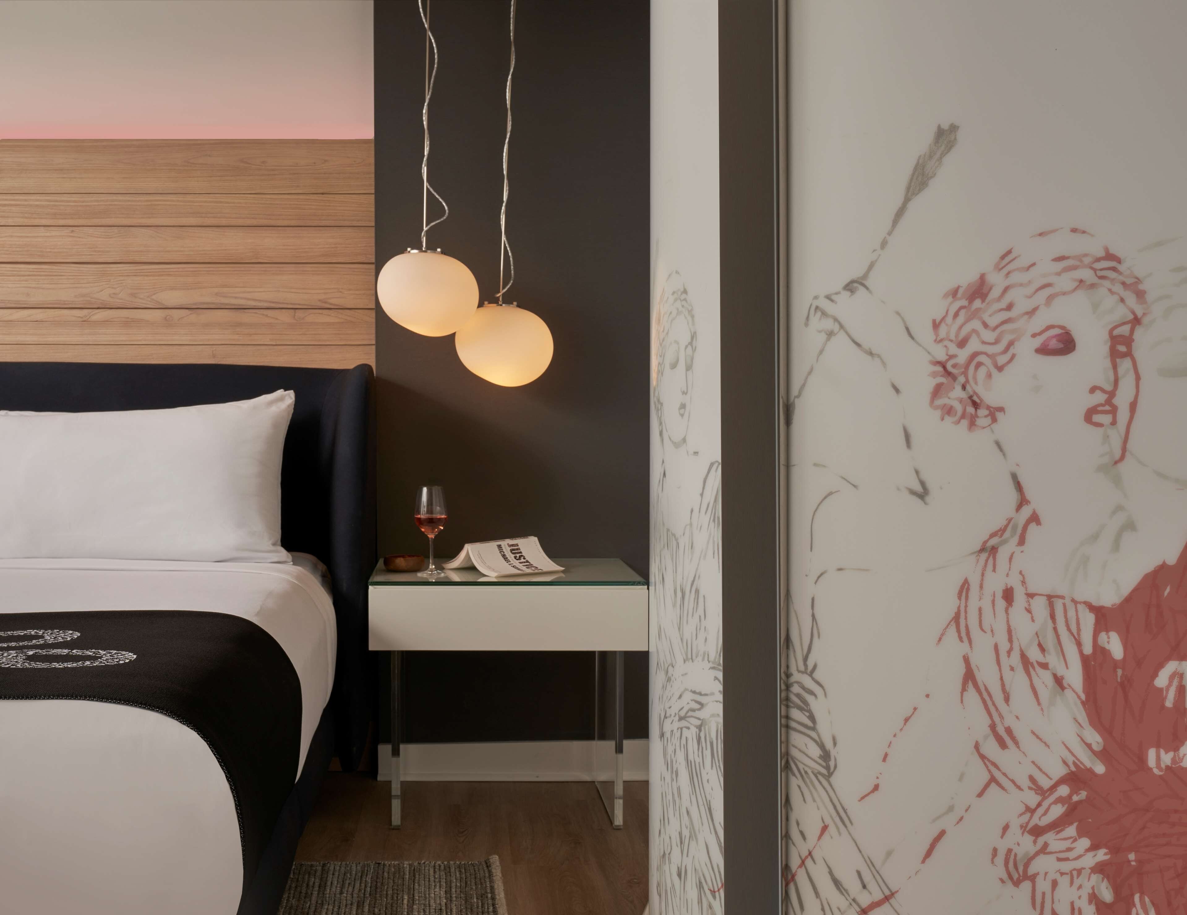 Frette Italian sheets, premium bedding, down comforters, pillowtop beds