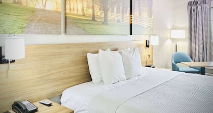 Days Inn by Wyndham WestEnd Alexandria,VA Washington DC Area