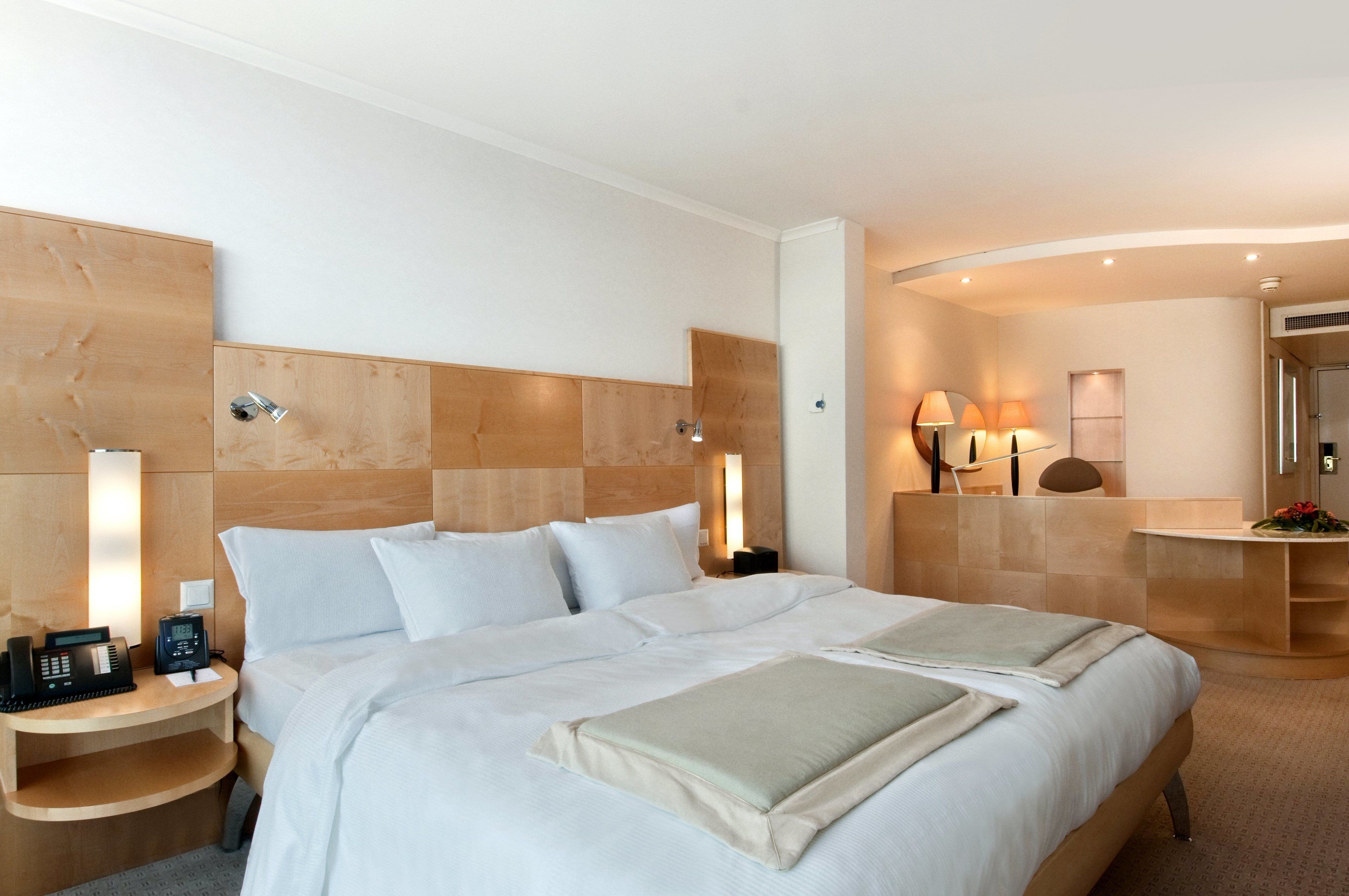 ルーム キングベッド 1 台 (Relaxation) | 低刺激性寝具、ミニバー、セーフティボックス (室内)、デスク