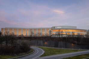 Exterior - Hilton Zurich Airport (Opfikon)