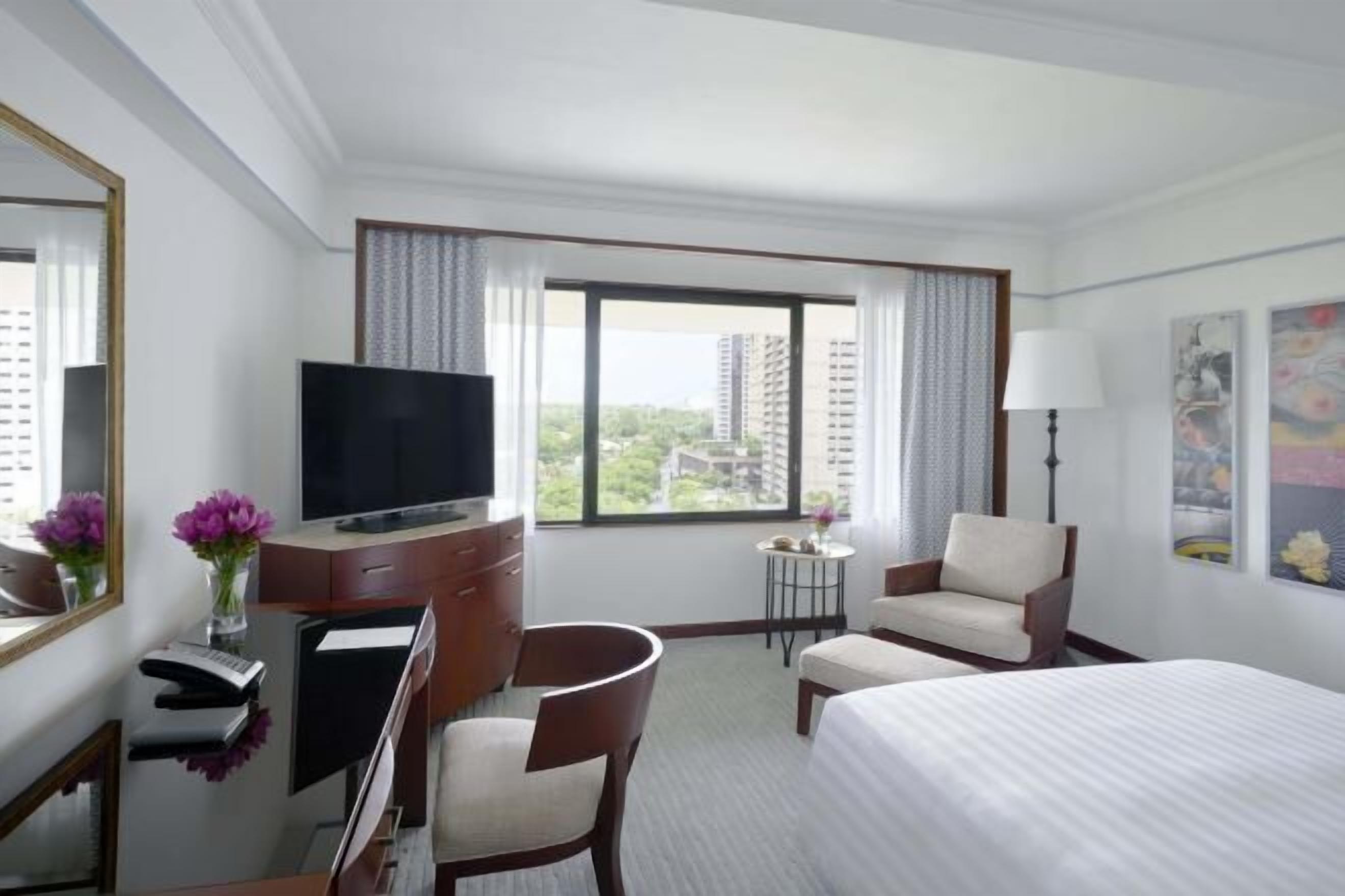 Premium bedding, minibar, in-room safe, desk