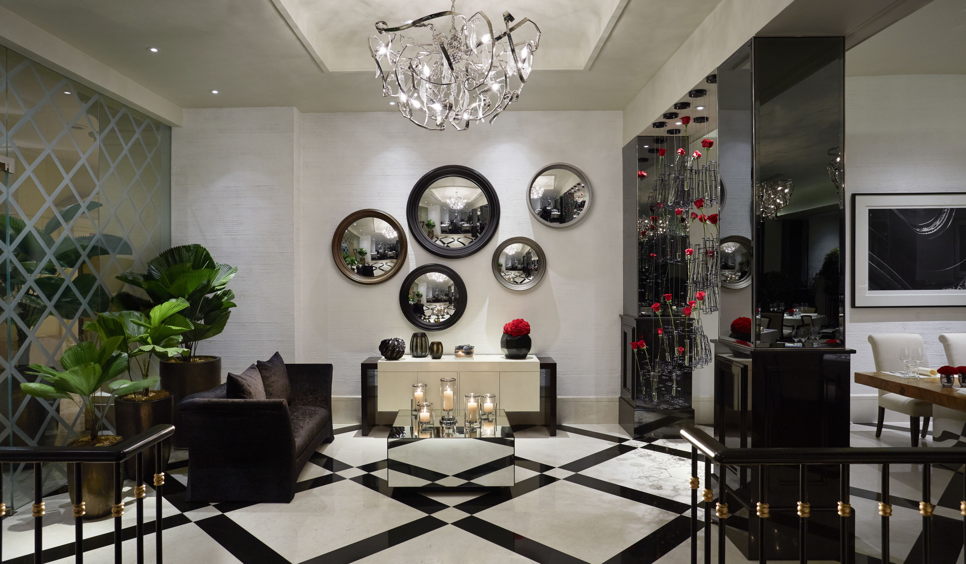 4 restaurants, breakfast, lunch, dinner served; international cuisine