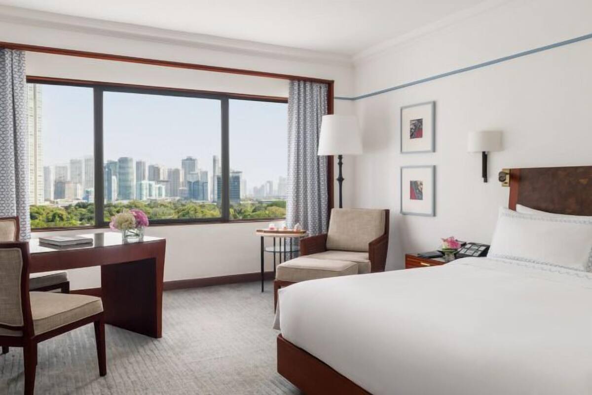 Premium bedding, minibar, in-room safe, desk