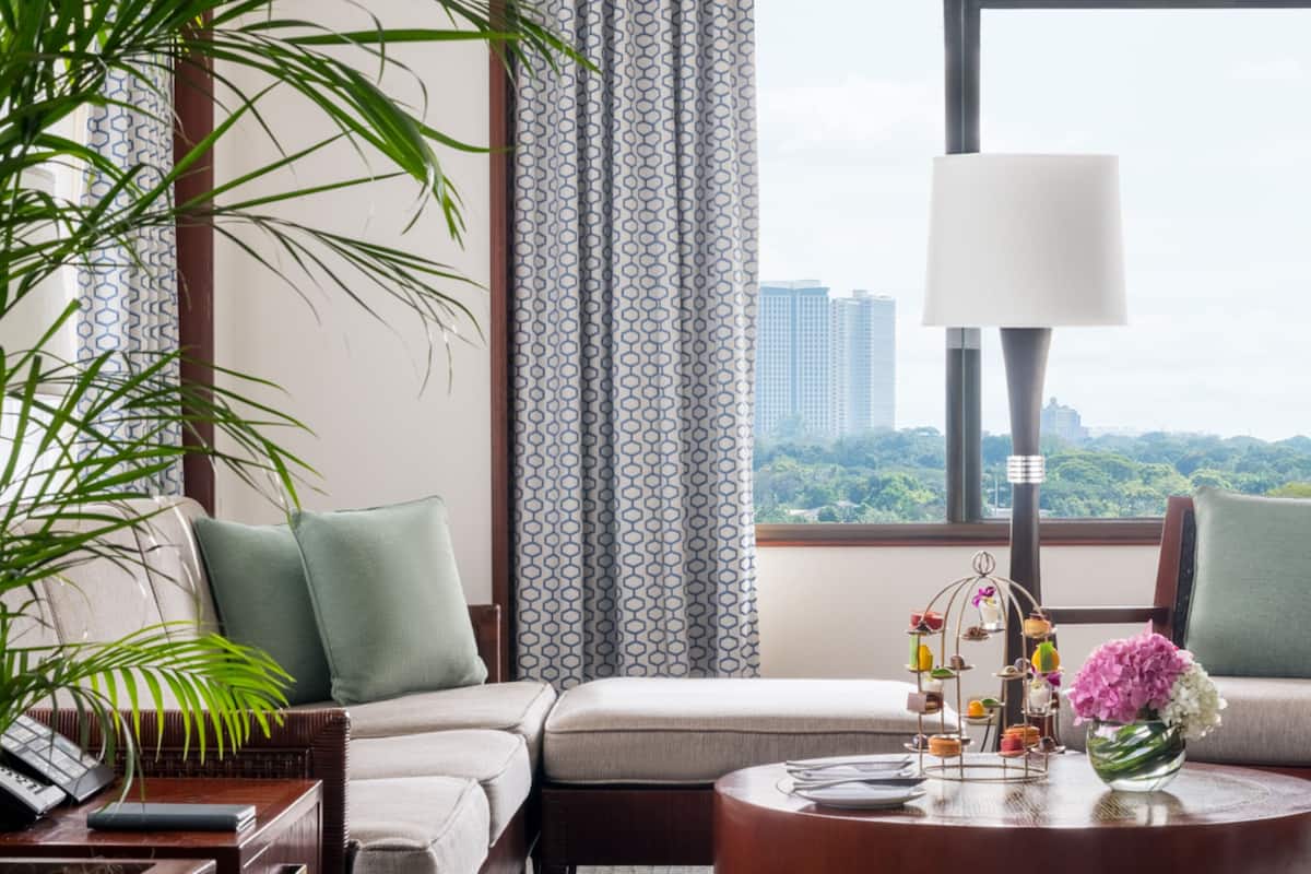 Premier Suite | Premium bedding, minibar, in-room safe, desk