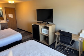 Room - Super 8 by Wyndham Rexburg (Rexburg)