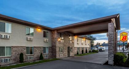 Super 8 by Wyndham Rexburg