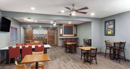 AmericInn by Wyndham Hudson