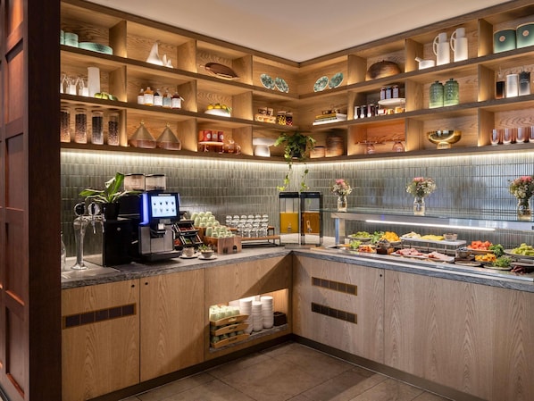 Café da manhã com buffet todos os dias (AUD 36 por pessoa)