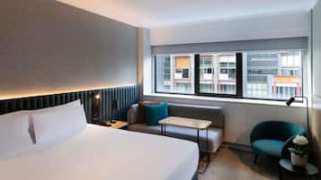 In-room safe, laptop workspace, blackout drapes, iron/ironing board