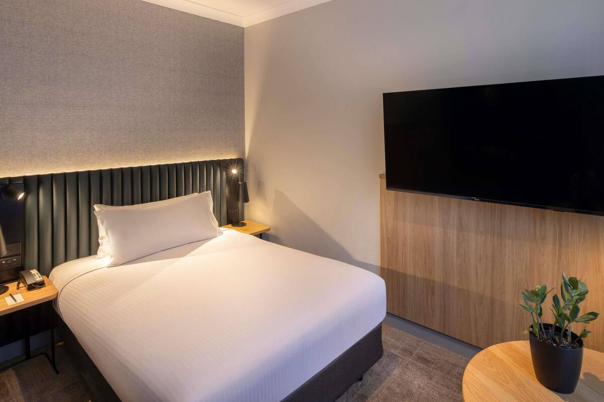 Accessible Double Room | In-room safe, laptop workspace, blackout curtains, iron/ironing board