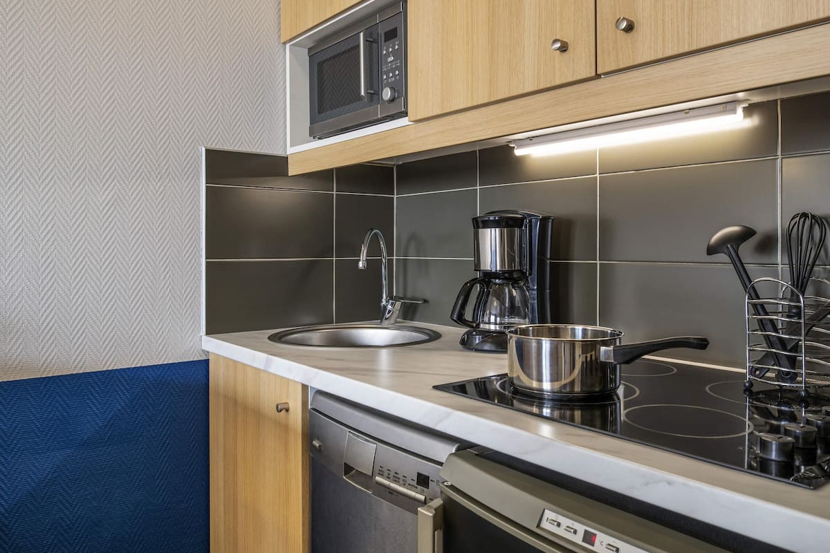 1 Schlafzimmer, Zimmersafe, Schreibtisch, schallisolierte Zimmer