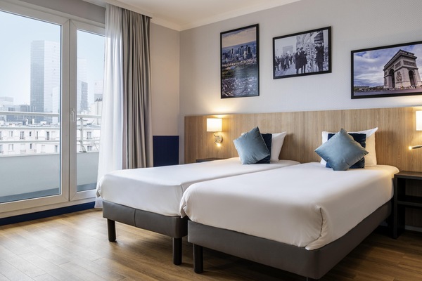 In-room safe, desk, soundproofing, iron/ironing board