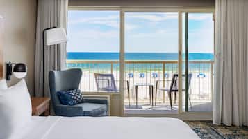 Premium bedding, in-room safe, laptop workspace, blackout drapes
