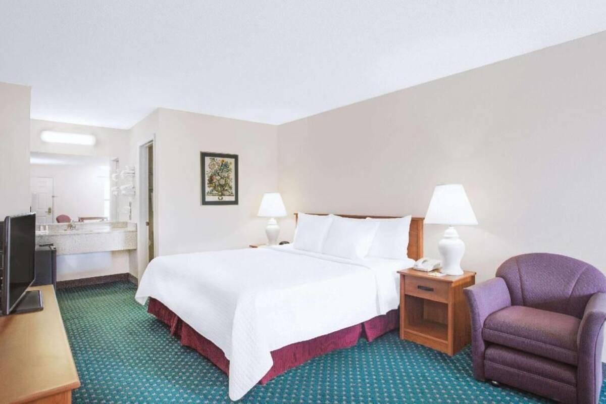 In-room safe, desk, iron/ironing board, free cribs/infant beds