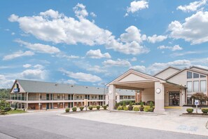 Exterior - Days Inn by Wyndham Wytheville (Wytheville)